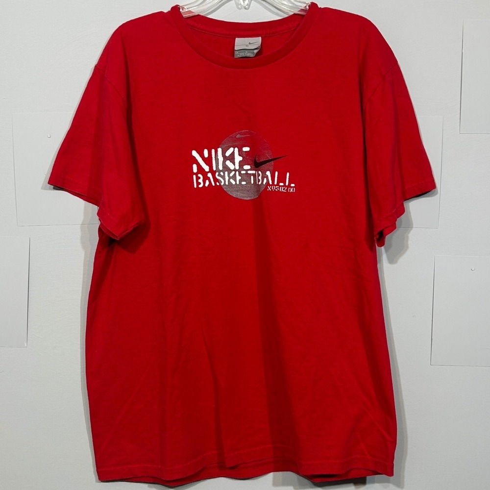 Nike Basketball T-Shirt Size M Red Vintage Y2K Graphic Swoosh Tee